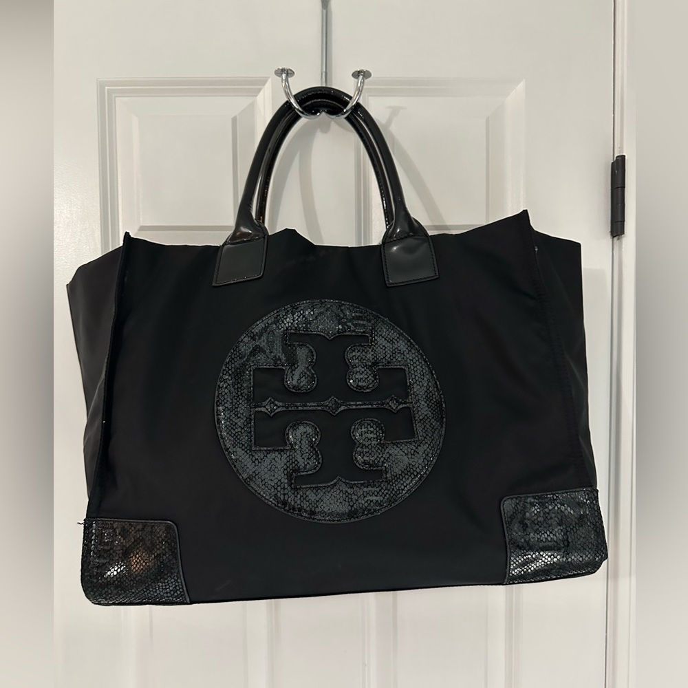 Tory Burch Ella Tote bag in Black Snake Print